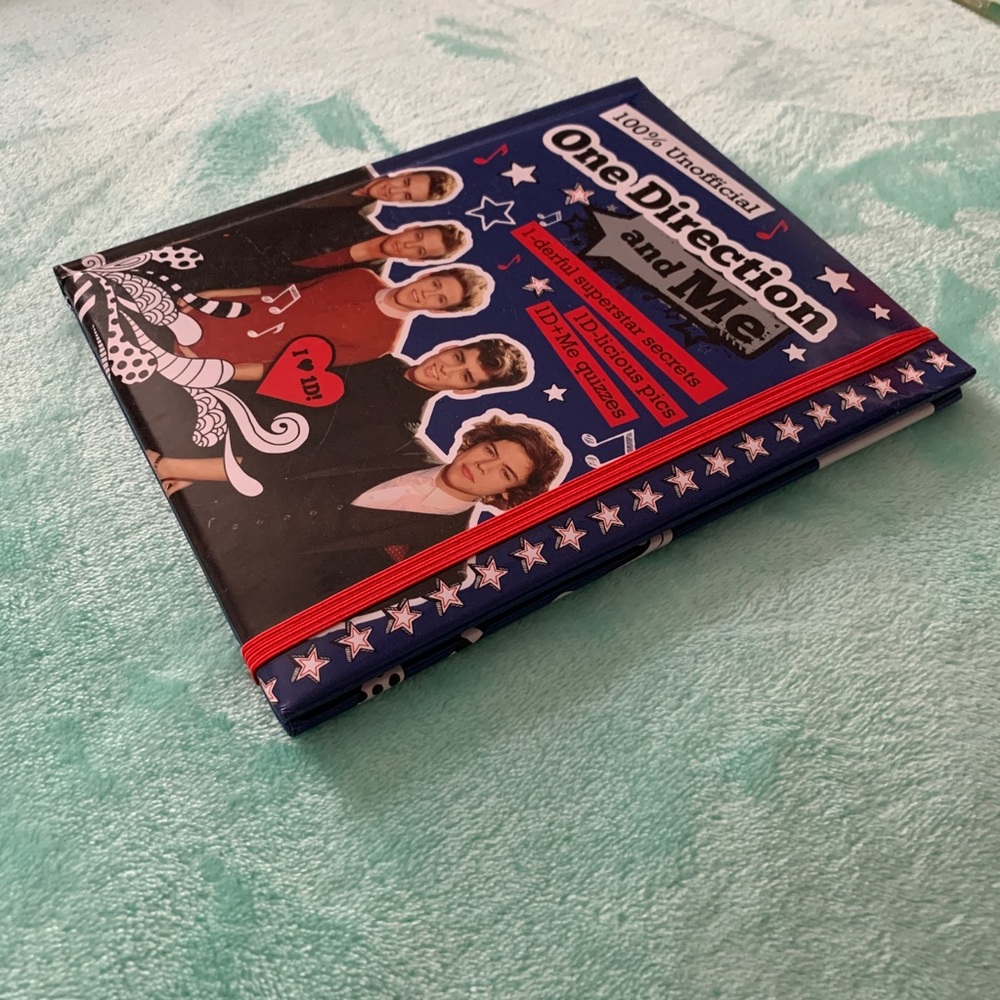 One Direction and Me Book 📖 - Picture 3 of 3